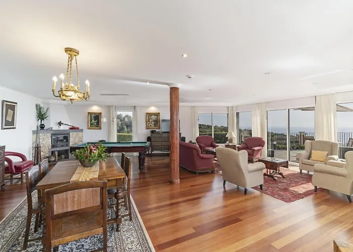 Theos House By