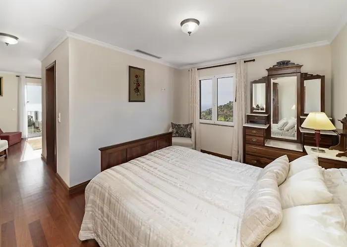 Theos House By Villa